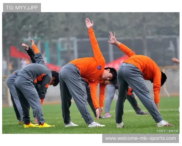 选手赛前热身流程引发专业讨论，赛前热身运动